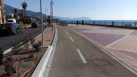 Pista ciclabile di Corso Italia da Corso Marconi a Boccadasse, dell'impianto semaforico e di illuminazione pubblica, nonché delle opere ad essa connesse
