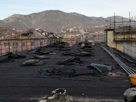 Intervento di manutenzione straordinaria ed efficientamento energetico della scuola primaria e dell'infanzia L. Ariosto in via Ariosto 1A Genova: demolizione guaine