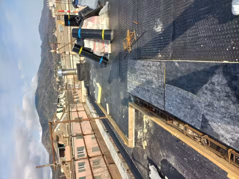 Intervento di manutenzione straordinaria ed efficientamento energetico della scuola primaria e dell'infanzia L. Ariosto in via Ariosto 1A Genova: formazione cordolo