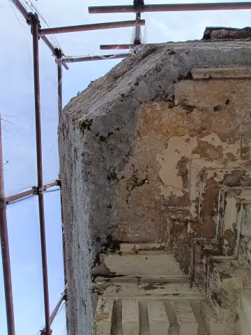 Intervento di manutenzione straordinaria ed efficientamento energetico della scuola primaria e dell'infanzia L. Ariosto in via Ariosto 1A Genova: stato cornicione