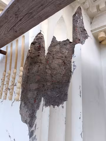 Intervento di manutenzione straordinaria ed efficientamento energetico della scuola primaria e dell'infanzia L. Ariosto in via Ariosto 1A Genova: stato decori