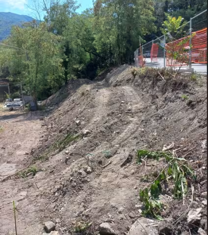 Riassetto idrogeologico e consolidamento della strada tra S. Eusebio e Bavari, Via Montelungo-Via Serino, nel bacino del Torrente Bisagno - Prima e dopo l’intervento sull’area in frana