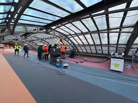 Galleria Mazzini Interventi di restauro, recupero e risanamento struttura di copertura, miglioramento microclima e arredo urbano: sverniciatura laser