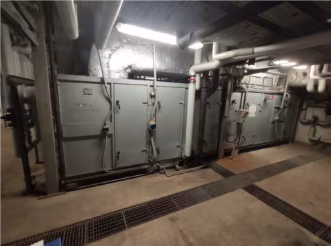 Teatro Carlo Felice, passo E. Montale 4: vecchia unità di trattamento aria sostituita