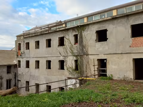 Edificio Via Balbi 9: acquisizione e recupero 23 alloggi per social housing, servizi all'abitare e di quartiere - Centro Storico-Int.2