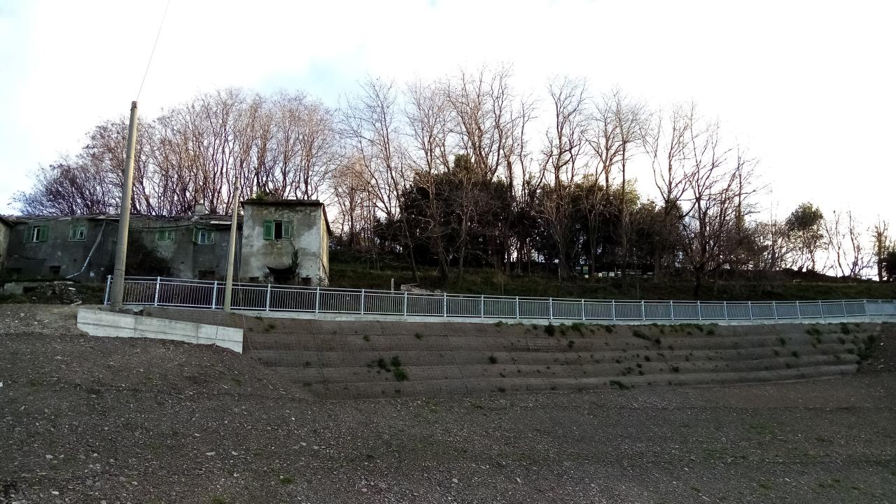 Intervento di stabilizzazione e riqualificazione ambientale dell’area di civica proprietà sita tra Via Brasile e Via Campodonico a Genova Bolzaneto: scarpata con terra rinforzata