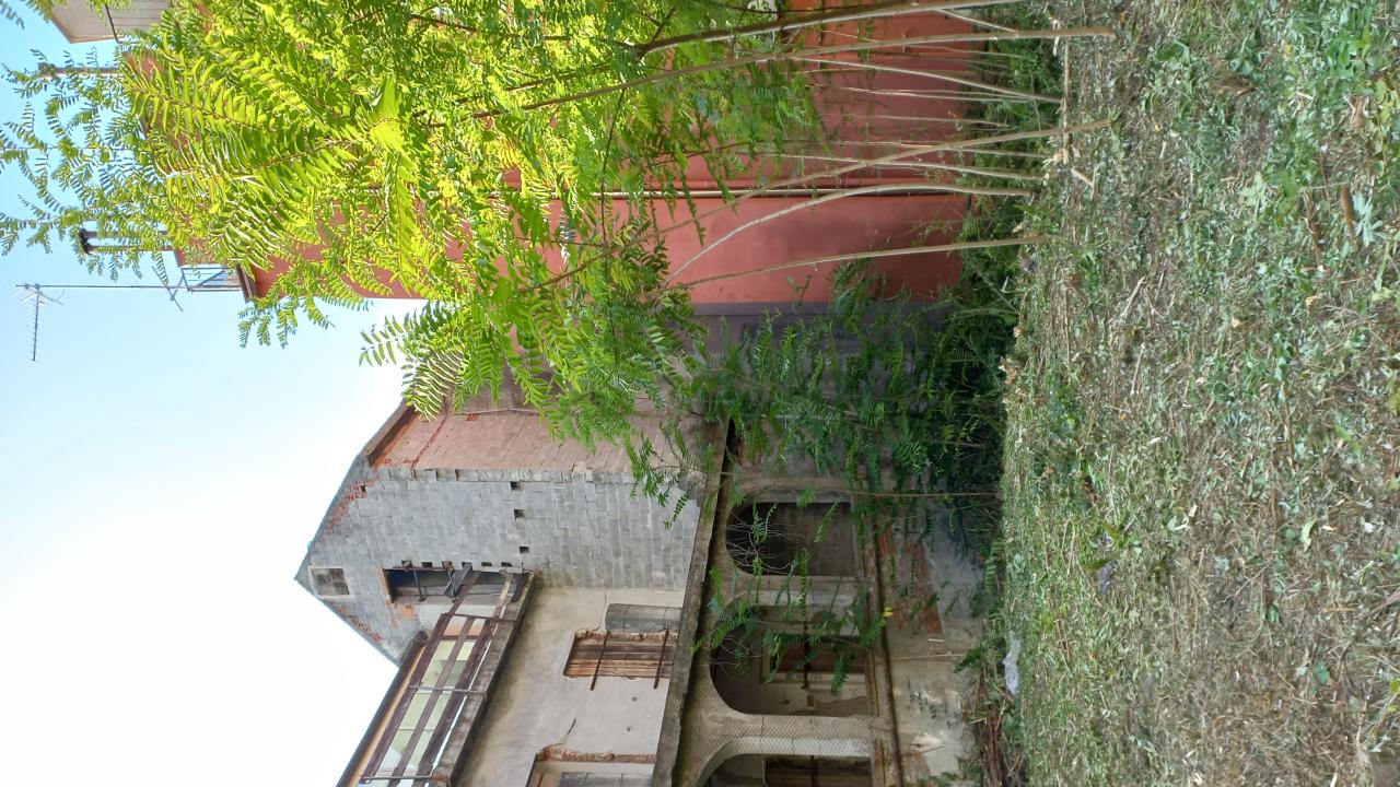 Edificio Via Balbi 9: acquisizione e recupero 23 alloggi per social housing, servizi all'abitare e di quartiere - Centro Storico-Int.2