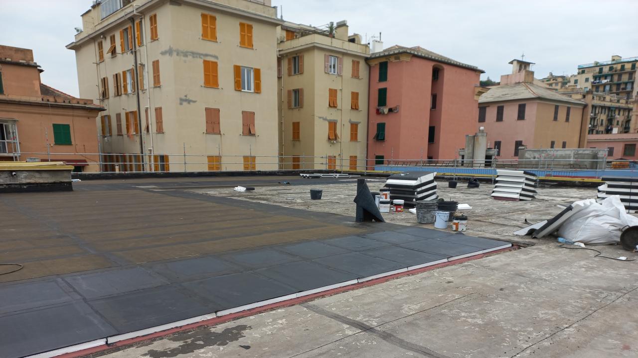 Centro Civico Buranello - Via Buranello 1: rifacimento copertura