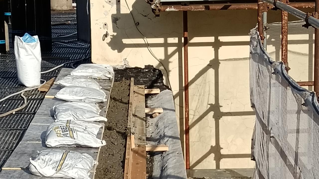 Intervento di manutenzione straordinaria ed efficientamento energetico della scuola primaria e dell'infanzia L. Ariosto in via Ariosto 1A Genova: formazione cordolo