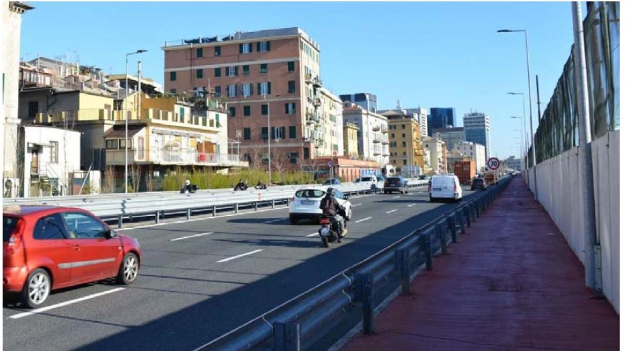 Lungomare Canepa: marciapiede sud ciclabile