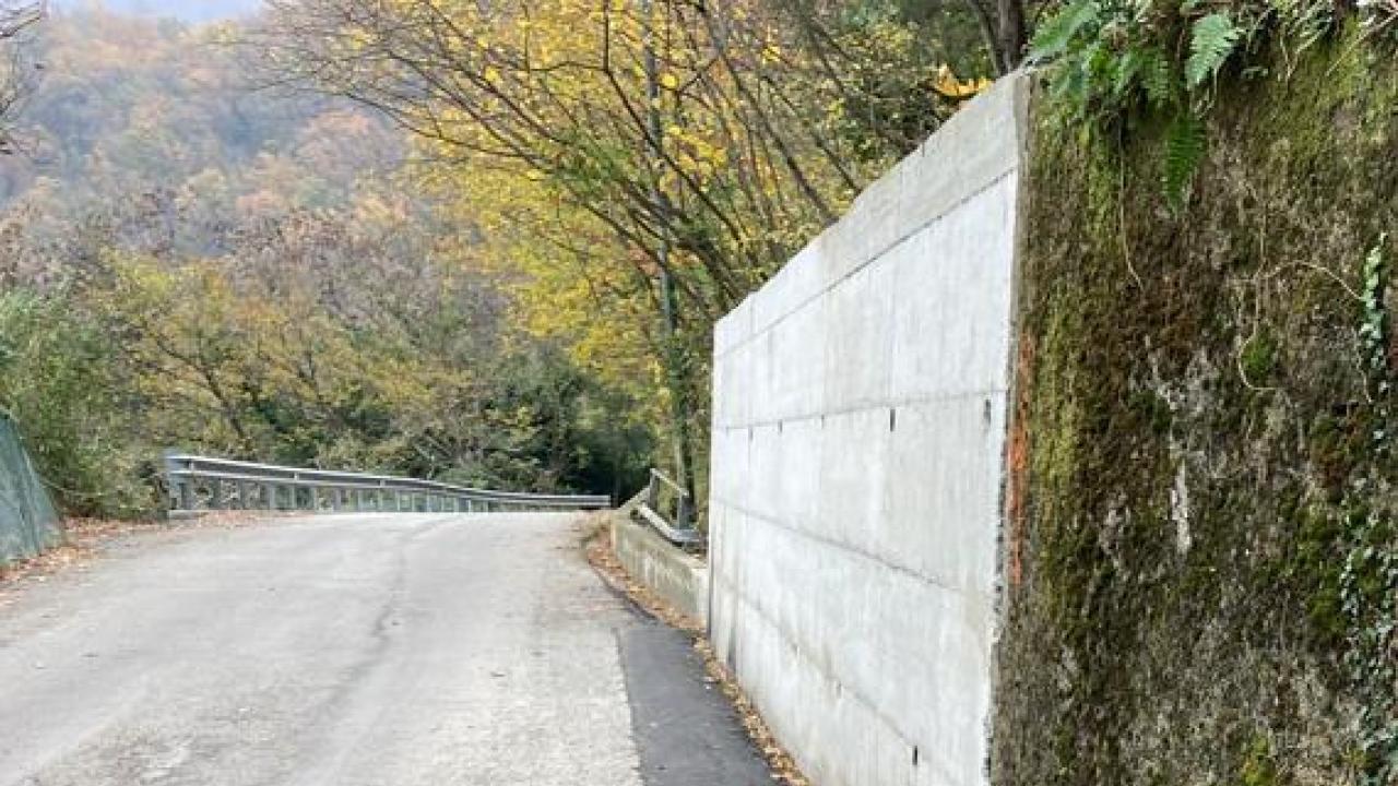 Nuovo muro in Via Serino